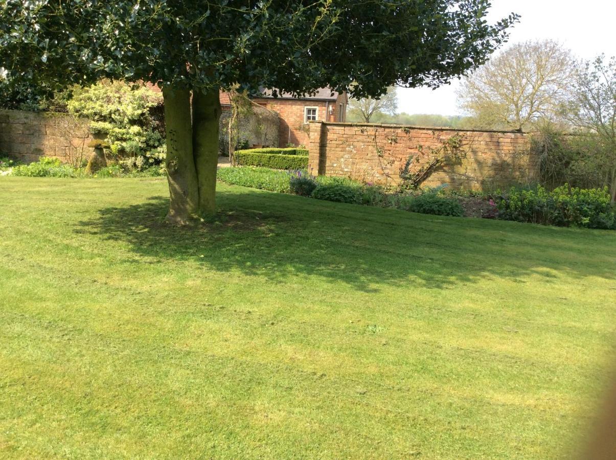 White Hall Farm * Long Itchington
